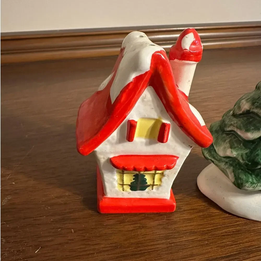 Lefton Vintage Christmas House Tree Salt & Pepper Shakers Red Green